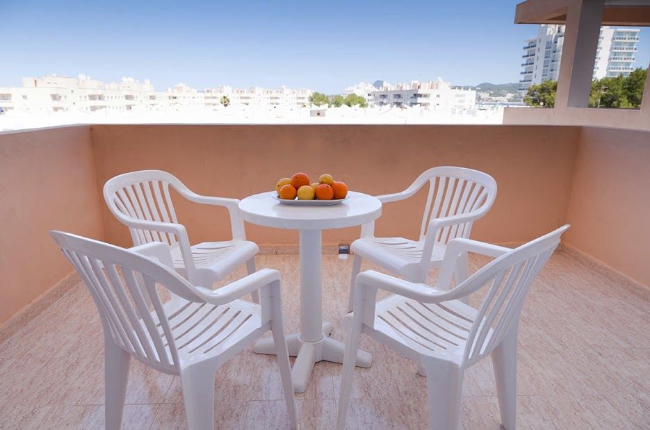 Apartamentos Blue Star (Adults Only) Sant Antoni de Portmany Dış mekan fotoğraf