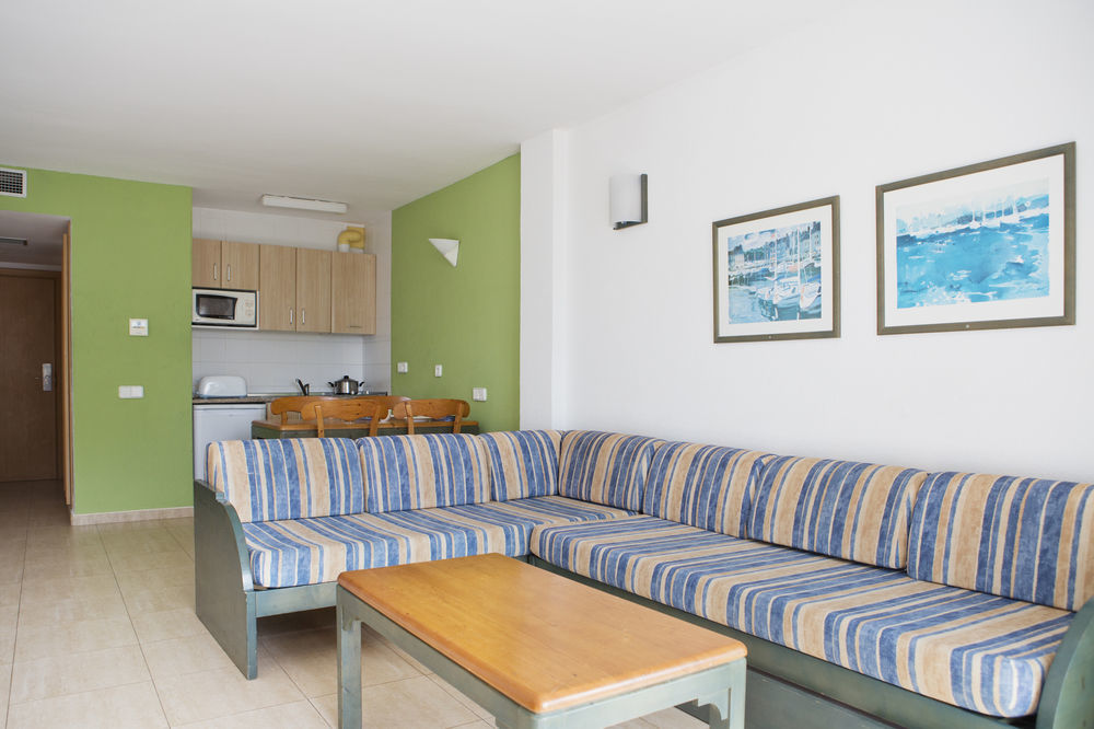 Apartamentos Blue Star (Adults Only) Sant Antoni de Portmany Dış mekan fotoğraf